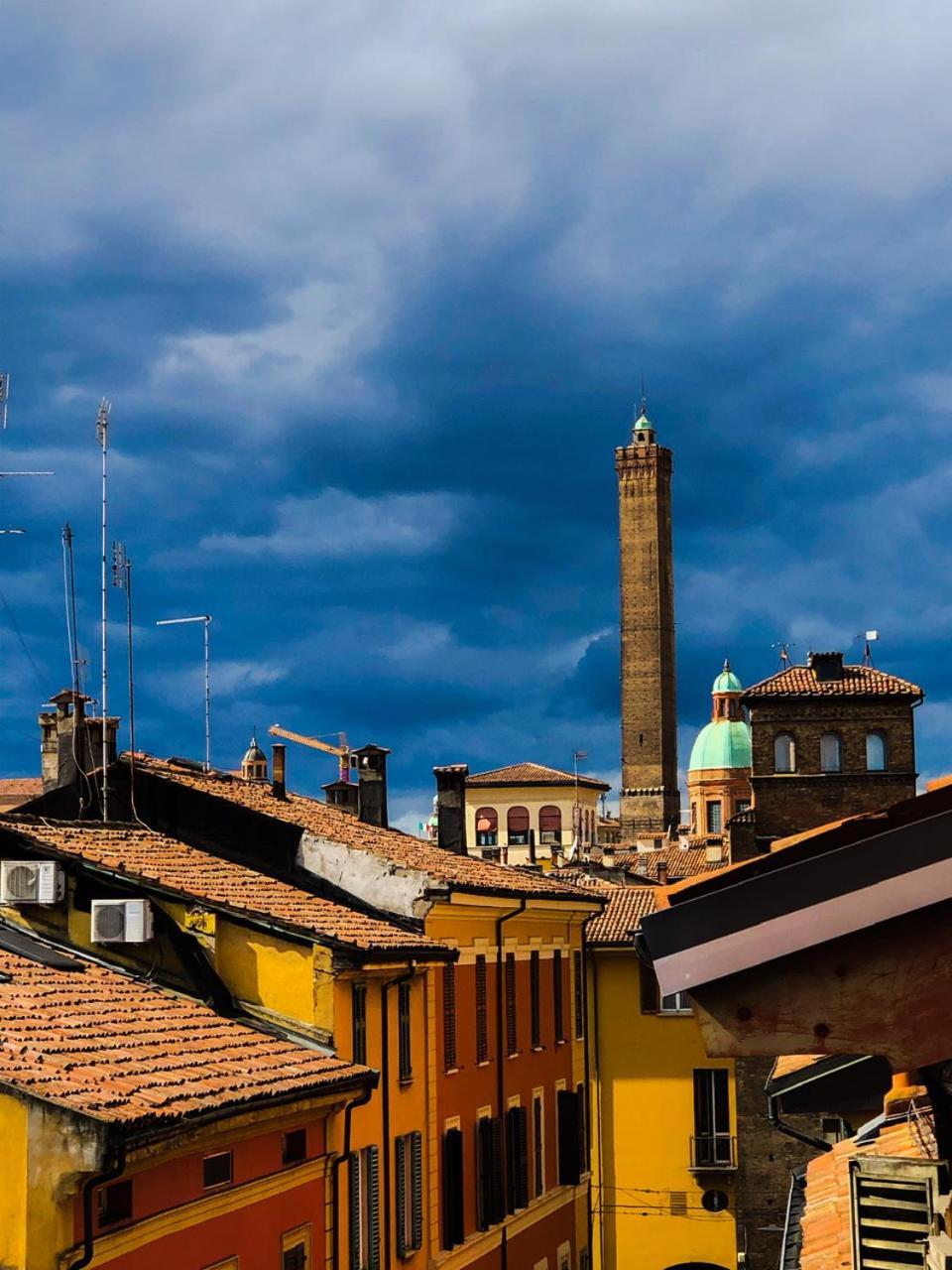Healthy Flat Bologna - Tower Skyline View Apartment Luaran gambar